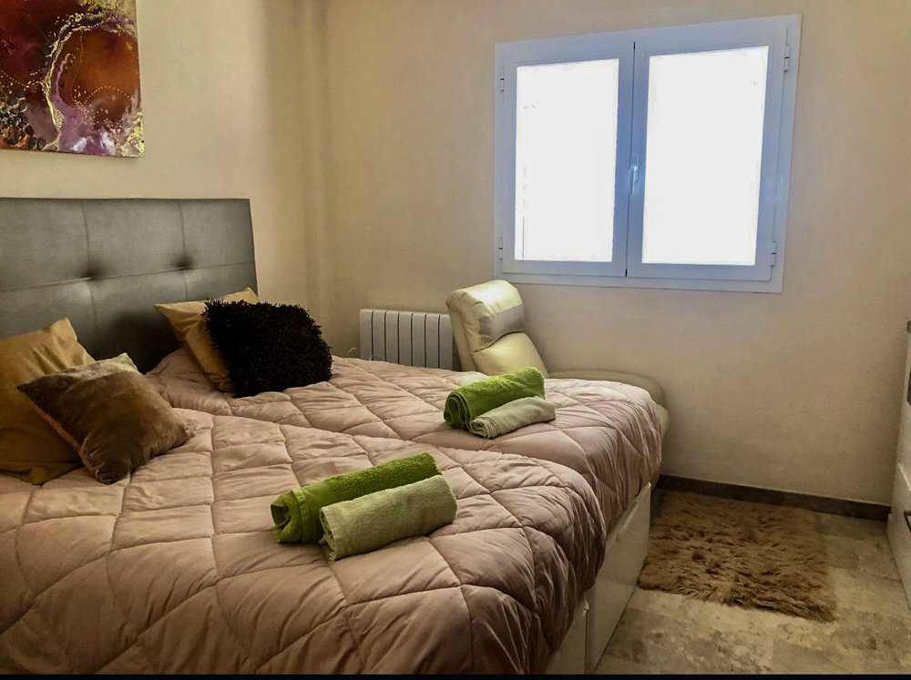 Doppelhaushälfte mit unschlagbarem Meerblick, Pool & Garage