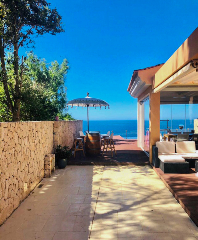 Doppelhaushälfte mit unschlagbarem Meerblick, Pool & Garage