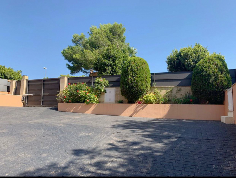 Doppelhaushälfte mit unschlagbarem Meerblick, Pool & Garage