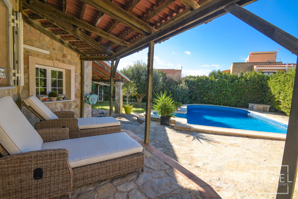 Wohnen & Wohlfühlen: Chalet mit Gästewohnung und Pool