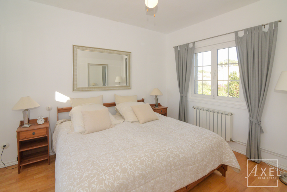 Wohnen & Wohlfühlen: Chalet mit Gästewohnung und Pool