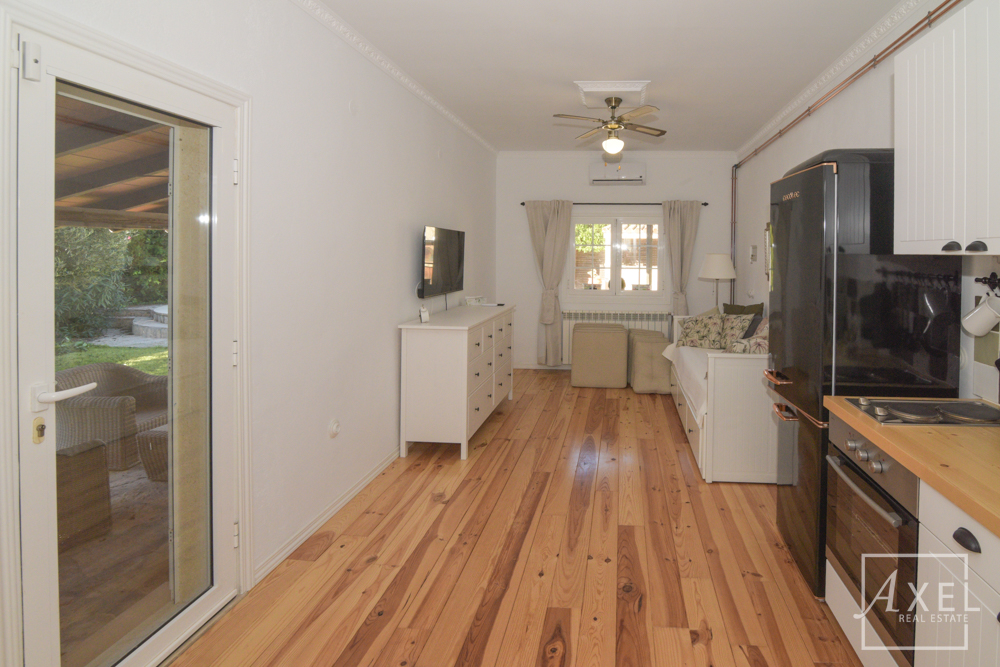 Wohnen & Wohlfühlen: Chalet mit Gästewohnung und Pool