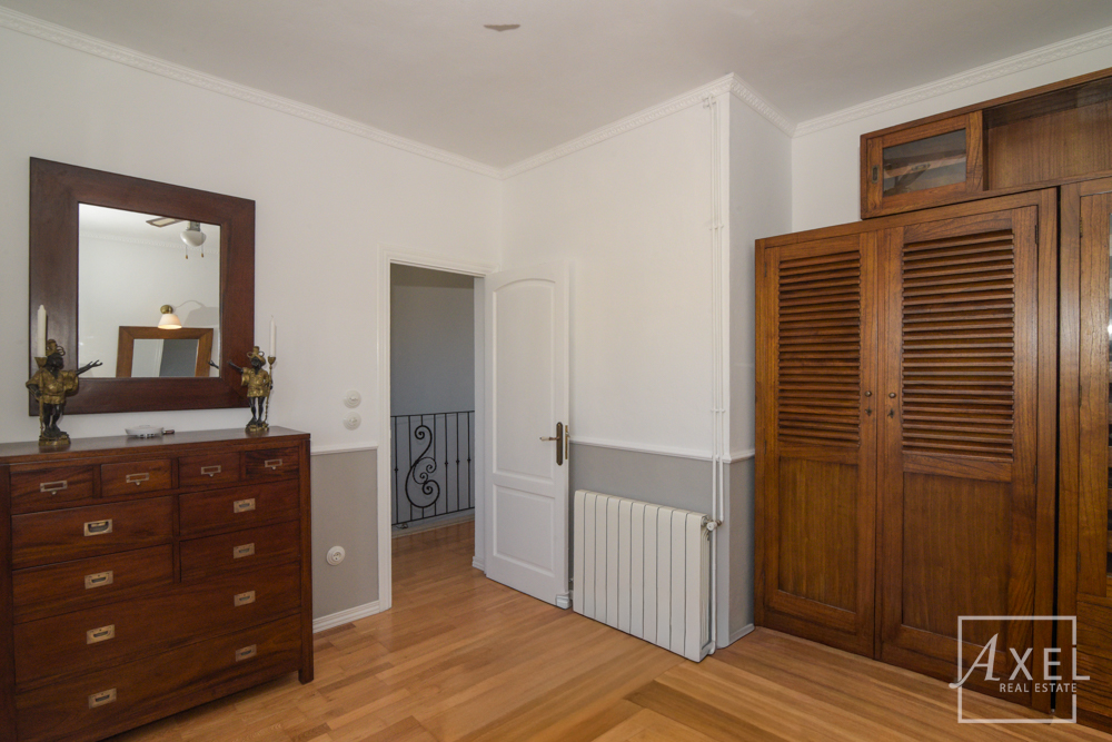 Wohnen & Wohlfühlen: Chalet mit Gästewohnung und Pool