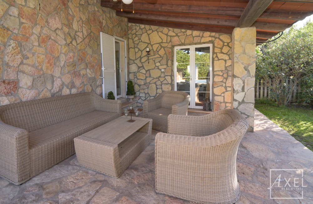 Wohnen & Wohlfühlen: Chalet mit Gästewohnung und Pool