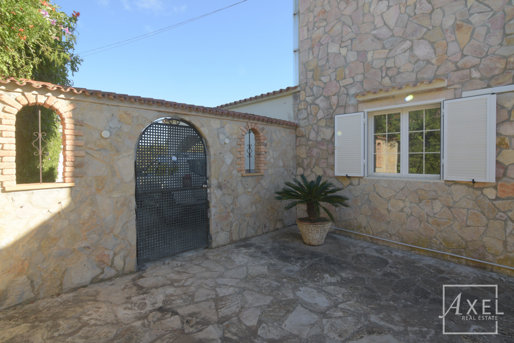 Wohnen & Wohlfühlen: Chalet mit Gästewohnung und Pool