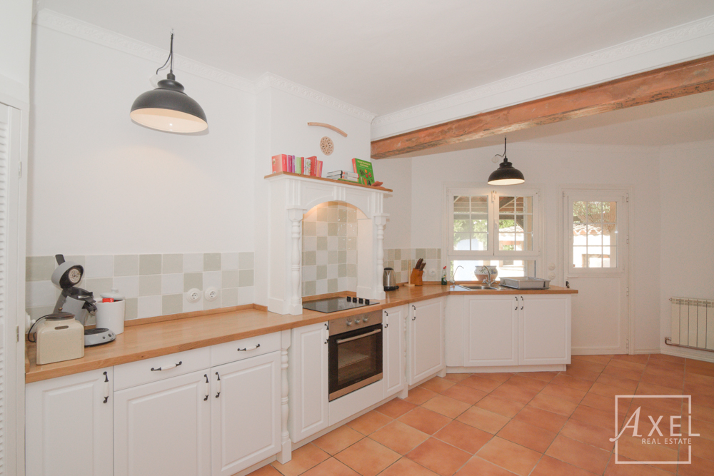 Wohnen & Wohlfühlen: Chalet mit Gästewohnung und Pool