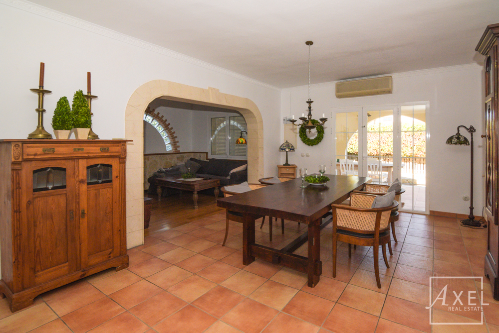 Wohnen & Wohlfühlen: Chalet mit Gästewohnung und Pool