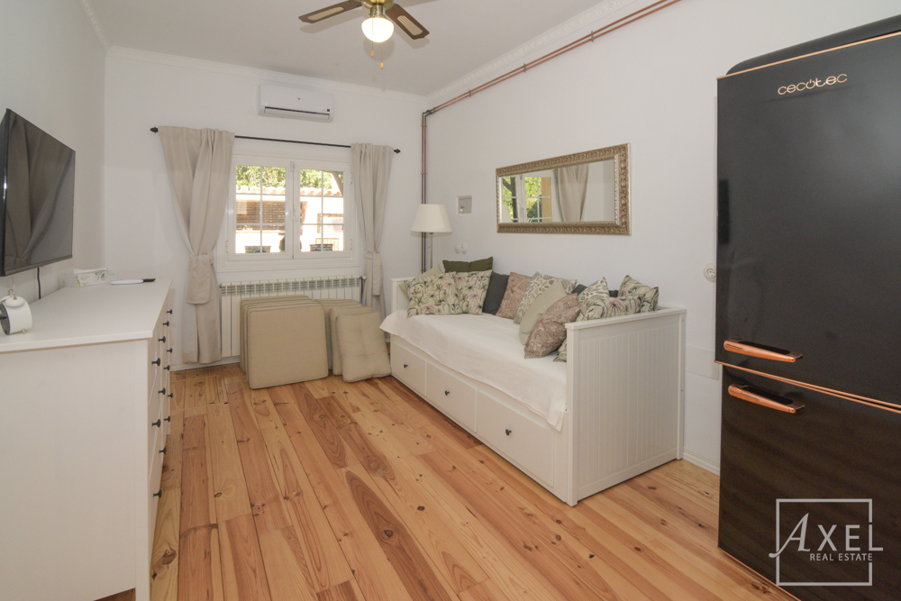 Wohnen & Wohlfühlen: Chalet mit Gästewohnung und Pool