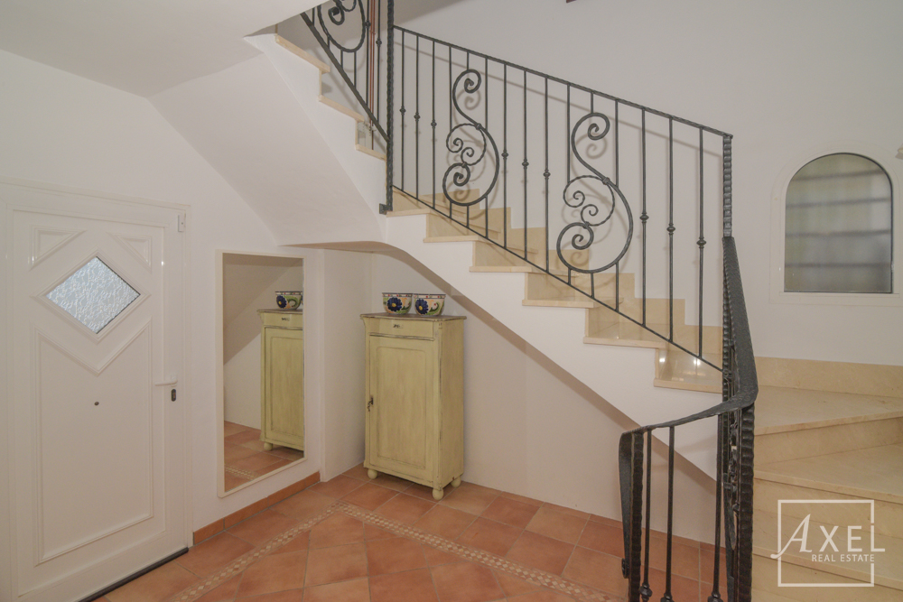 Wohnen & Wohlfühlen: Chalet mit Gästewohnung und Pool