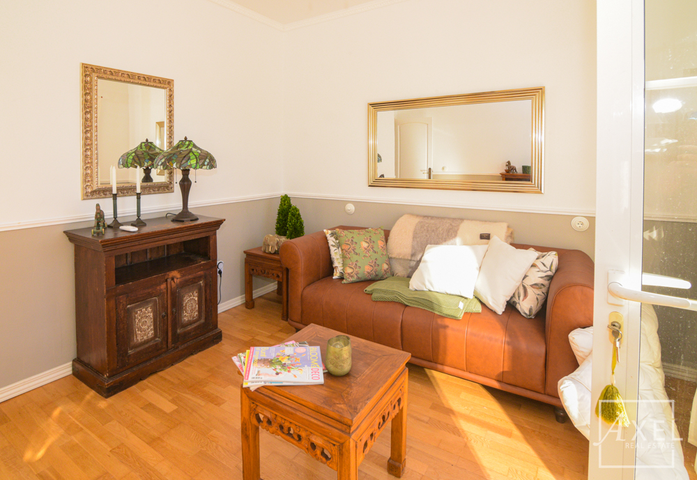 Wohnen & Wohlfühlen: Chalet mit Gästewohnung und Pool