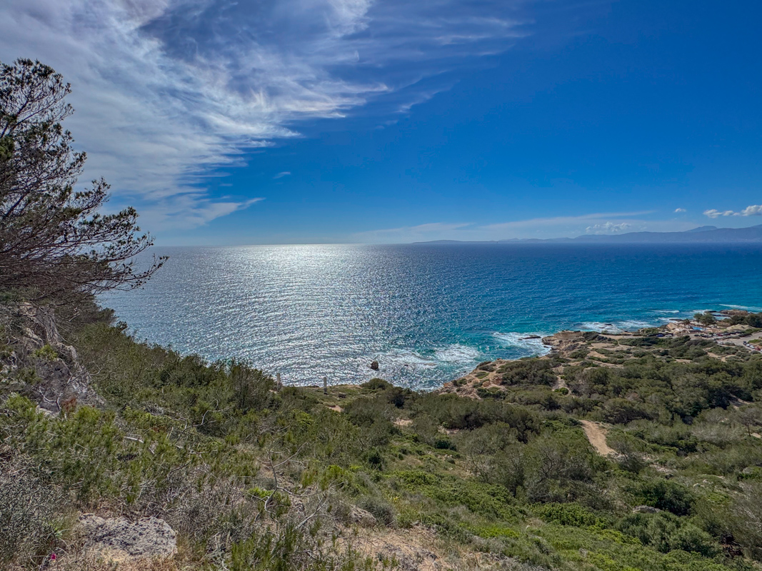 Grundstück in erster Meereslinie in Puig de Ros – Mallorca erleben mit Meerblick und Sonnenuntergang
