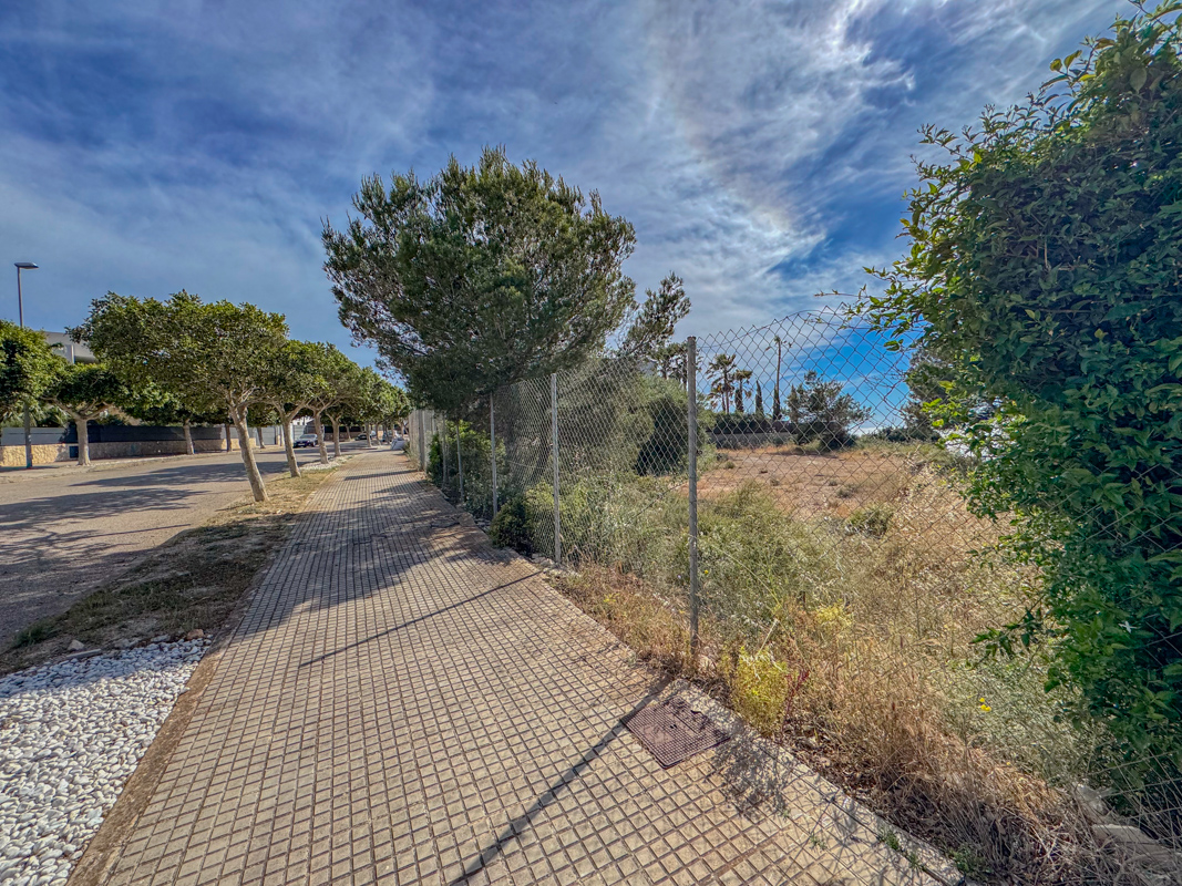 Grundstück in erster Meereslinie in Puig de Ros – Mallorca erleben mit Meerblick und Sonnenuntergang