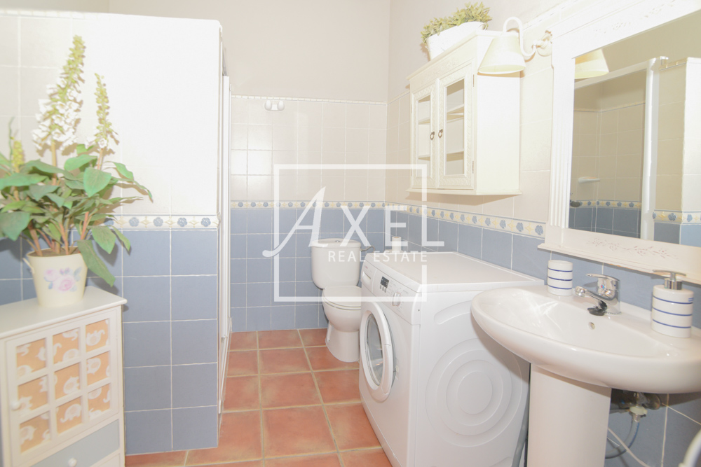 Landhaus mit 52.000qm Land