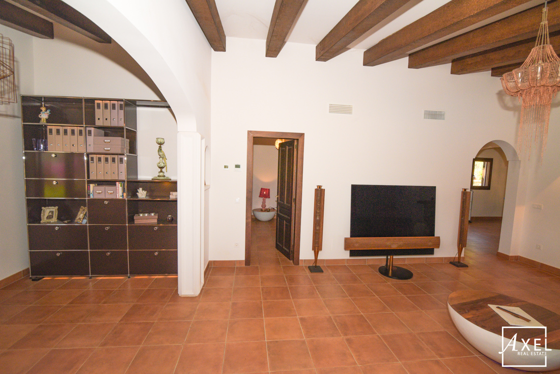 Finca mit zwei Häusern in Llucmajor – Authentisches Landleben trifft auf modernen Komfort.